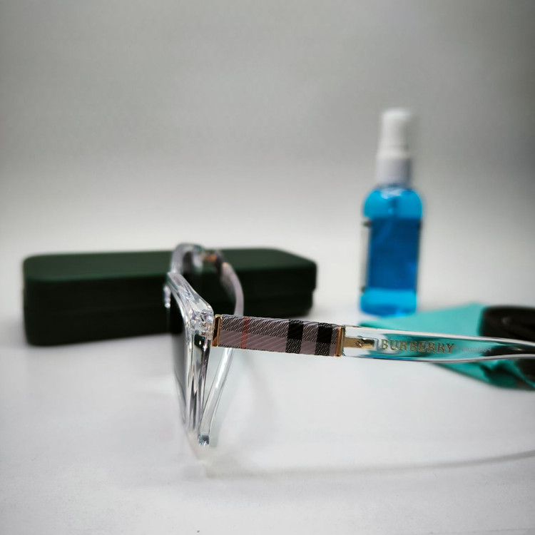 عینک آفتابی زنانه پلاریزه کائوچو بربری BURBERRY مدل 2035