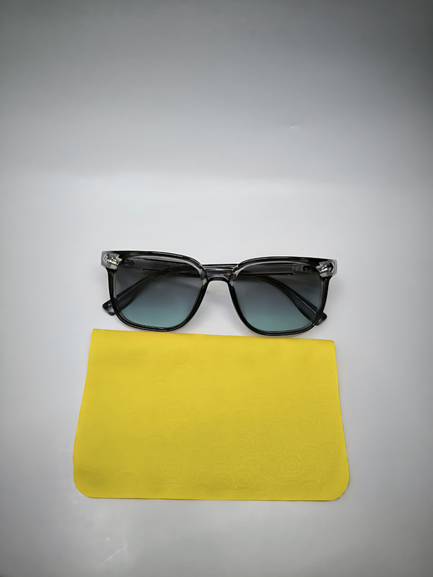 عینک آفتابی اسپرت prada کد 2546