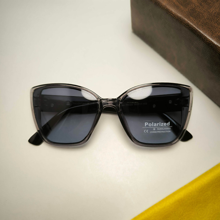 عینک آفتابی پلاریزه زنانه VALENTINO کد 8028