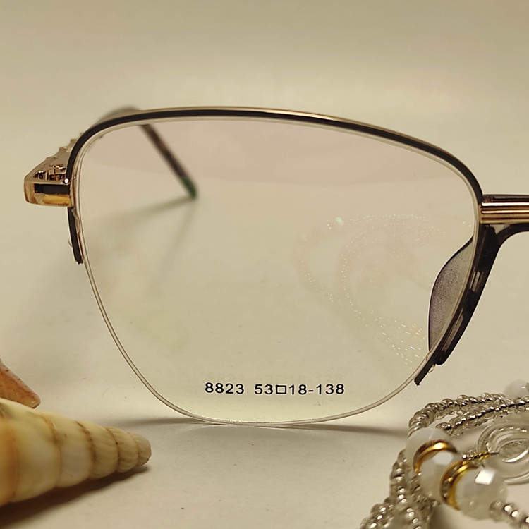 عینک طبی زنانه فلزی پد یک تیکه برند GUCCI کد 8823