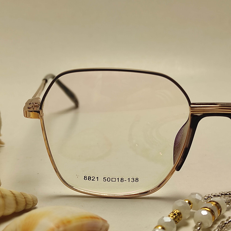 عینک طبی زنانه فلزی پد یک تیکه برند CHOPAID کد 8821