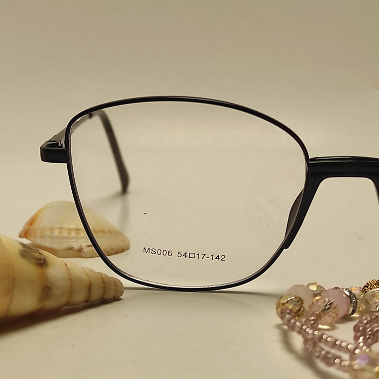 عینک طبی زنانه فلزی پد یک تیکه برند VERSACE کد 006