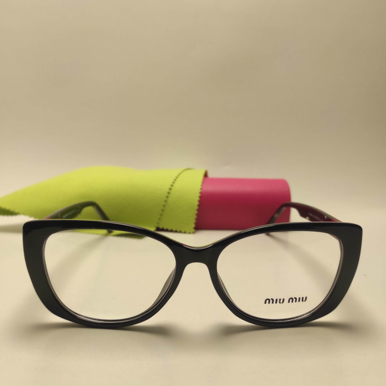عینک طبی زنانه کائوچو اسیتیت برند MIU MIU کد 81904