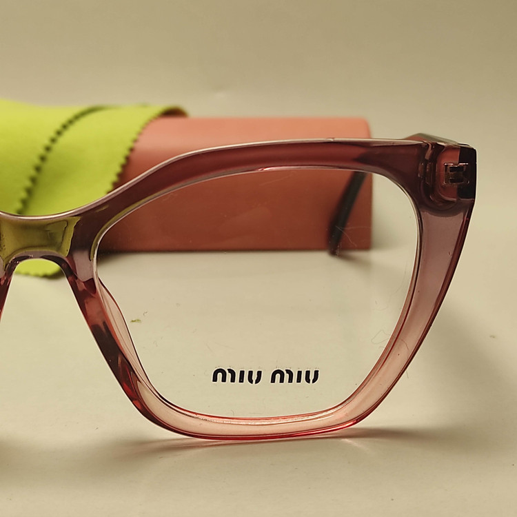 عینک طبی زنانه کائوچو اسیتیت برند MIU MIU کد 81905