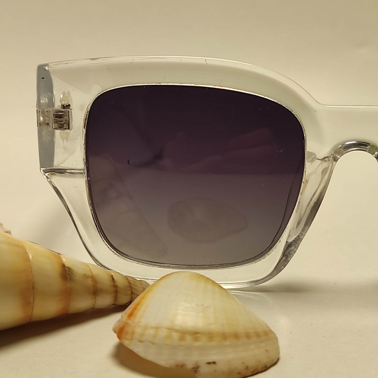 عینک افتابی زنانه پلاریزه برند CHANEL کد 5469