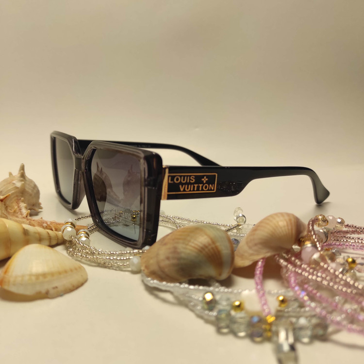 عینک افتابی زنانه پلاریزه برند LOUIS VUITTON کد 8955