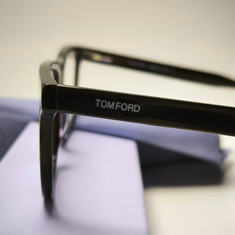 عینک طبی کائوچو اسیتیت TOM FORD کد 2642