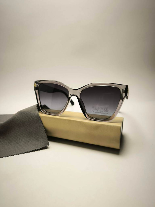 عینک آفتابی زنانه پلاریزه TOM FORD کد 8911