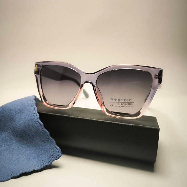 عینک آفتابی زنانه پلاریزه TOM FORD کد 8911