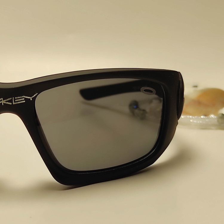 عینک آفتابی بیس دار ورزشی OAKLEY کد 7023
