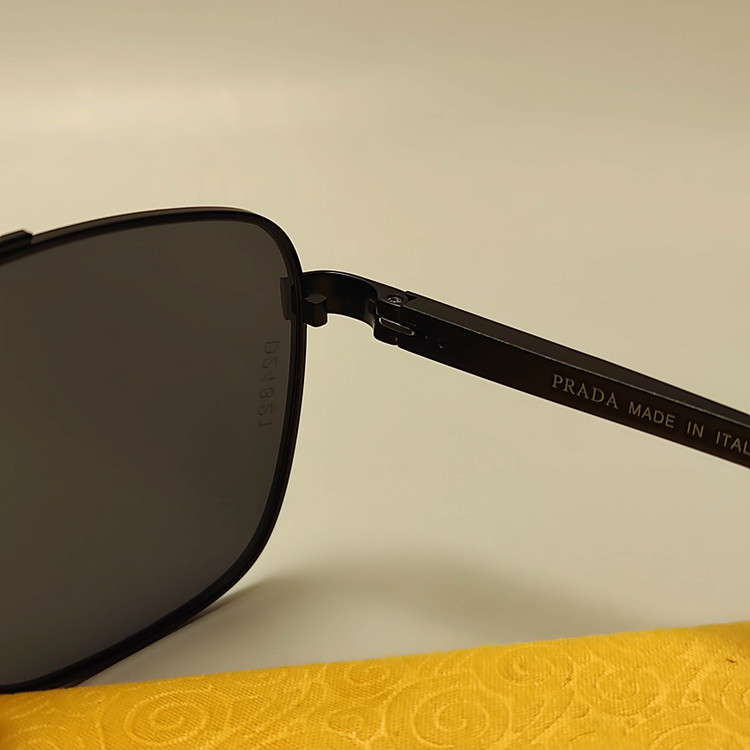 عینک آفتابی مردانه PRADA کد 24321 پلاریزه فلزی - PRADA - عینک آفتابی