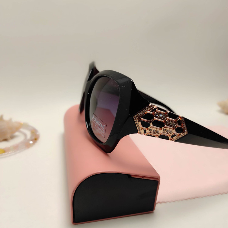 عکس محصول عینک افتابی زنانه پلاریزه BVLGARI کد 88147