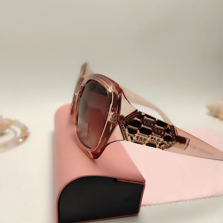 عکس محصول عینک افتابی زنانه پلاریزه BVLGARI کد 88147