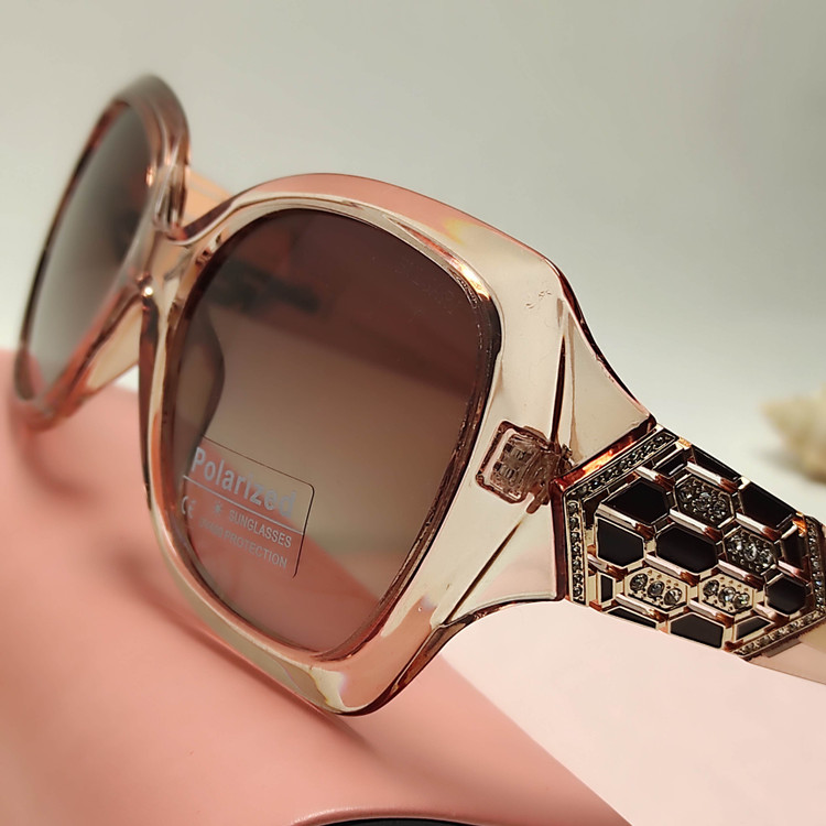 عکس محصول عینک افتابی زنانه پلاریزه BVLGARI کد 88147