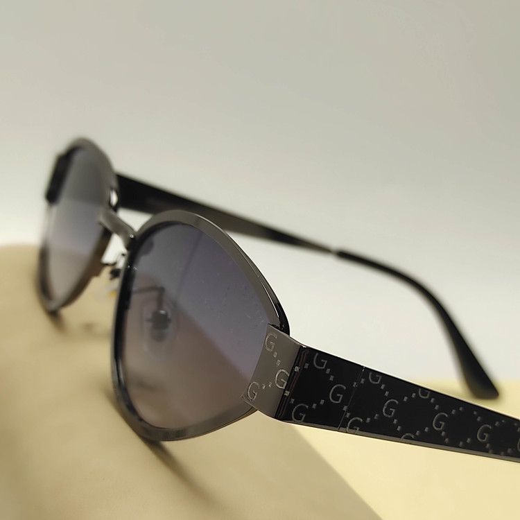عکس محصول عینک افتابی زنانه فانتزی gucci 2696