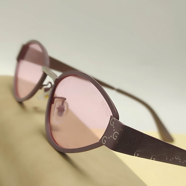 عکس محصول عینک افتابی زنانه فانتزی gucci 2696