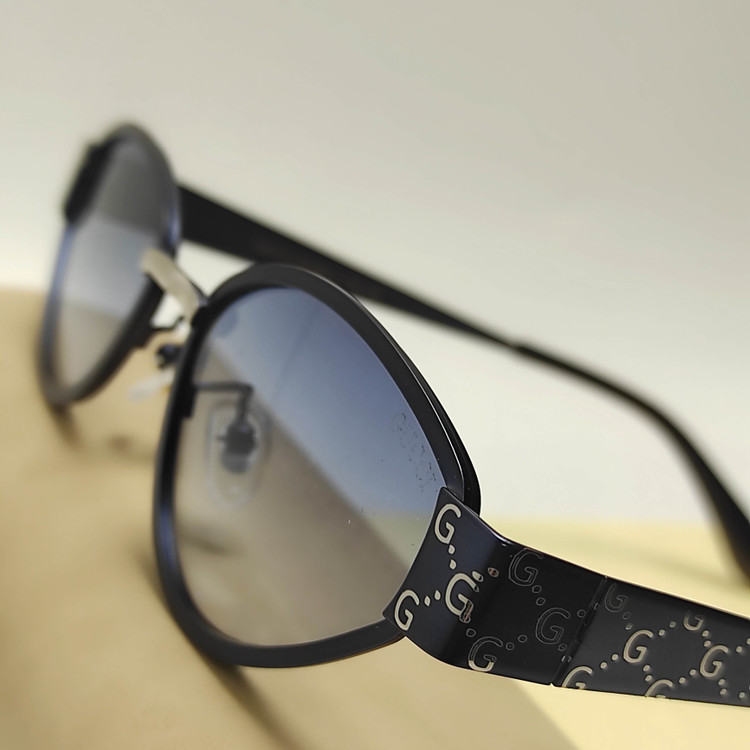 عکس محصول عینک افتابی زنانه فانتزی gucci 2696