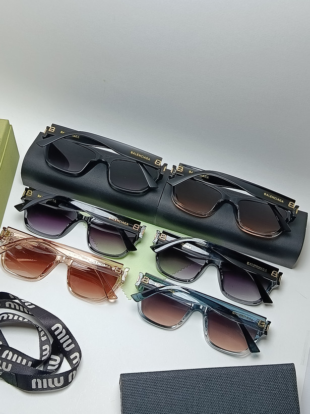 عینک آفتابی زنانه بالنسیاگا Balenciaga مدل2557