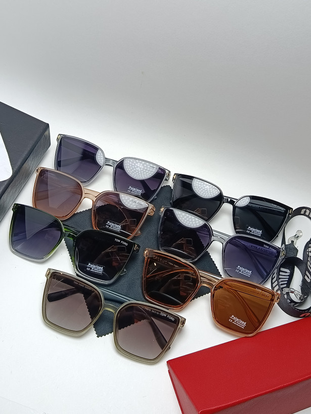 عینک آفتابی زنانه پلاریزه کائوچو تام فورد TomFordمدل 6010