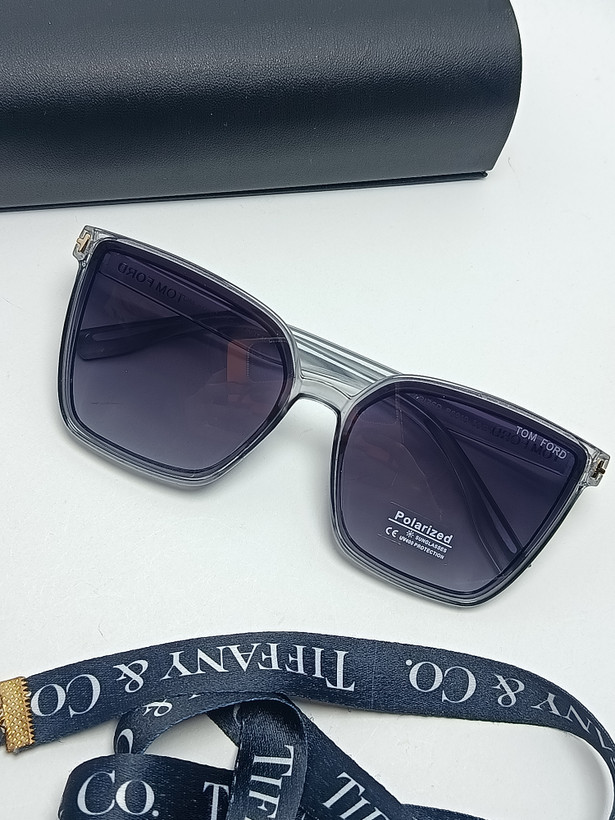عینک آفتابی زنانه پلاریزه کائوچو تام فورد TomFordمدل 6010