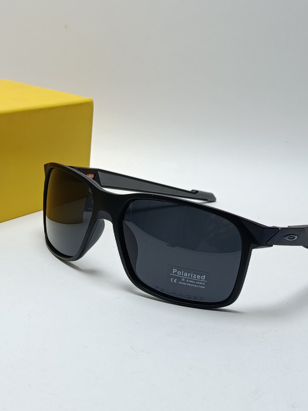 عینک ورزشی کائوچو پلاریزه Oakley مدل 25673